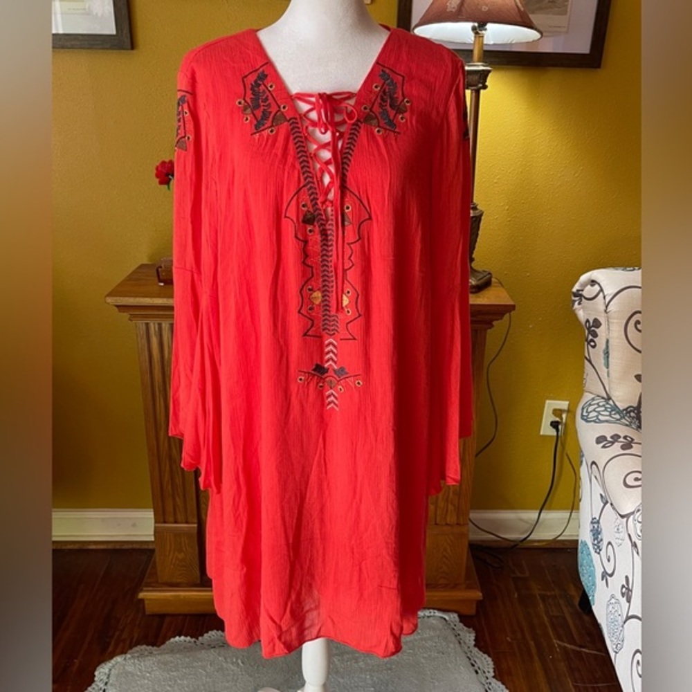 Kings Road lined rayon orange midi dress with embroidered detail. Size L.